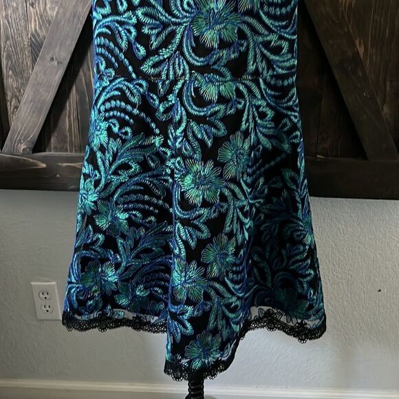 JS Collections Womens Green Embroidered V-Neck Sheath Dress Sz-4 - Picture 8 of 15